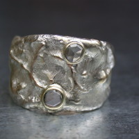 diamanten beeldhoudring bijzonder ontwerp afbeelding ring. met diamant