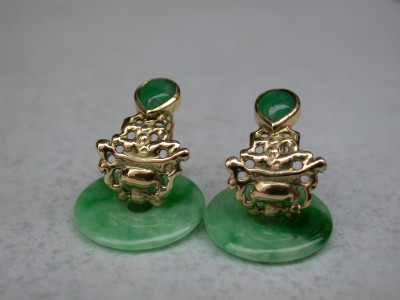 jade  donuts 18karaat gouden oorringen unieke stenen ornamenten van goud arnhem Afbeeldingen